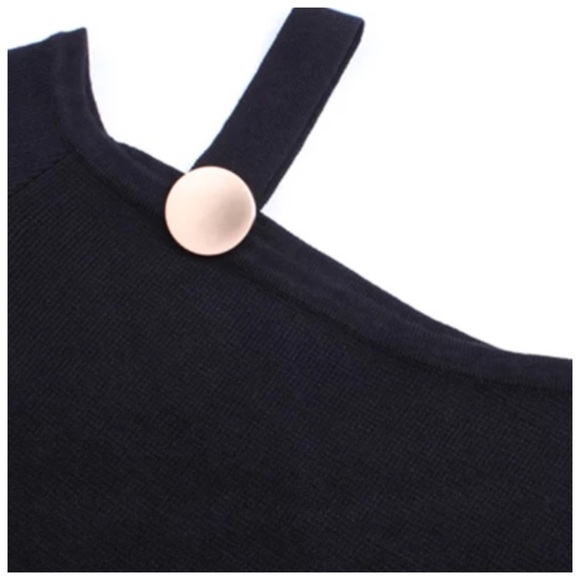 💐 Elegant Black Knit One Shoulder Sweater - Picture 7 of 8